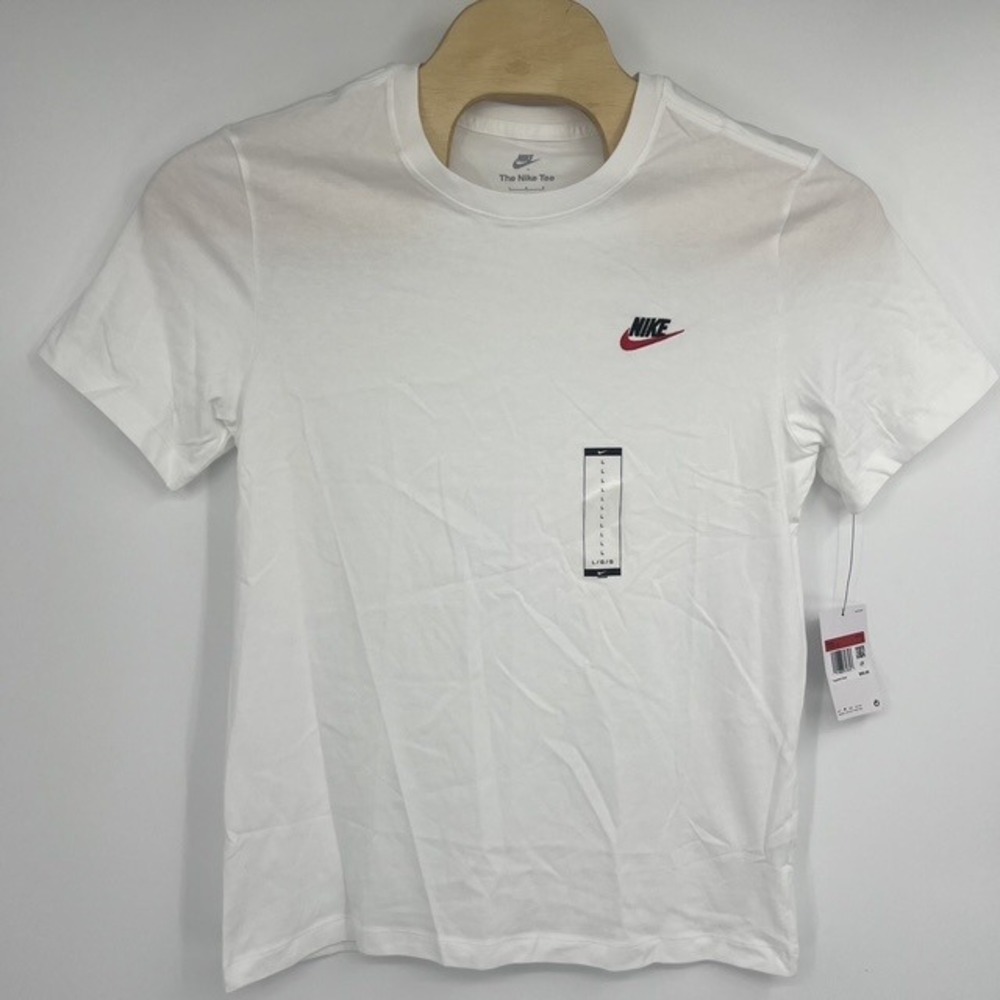 NWT Nike Mens Sportswear Club White T-Shirt with Embroidered Logo SizeLarge